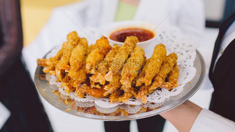 散装坚果与袋装坚果：品质与选择的较量