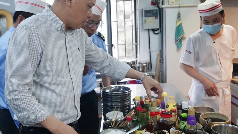 年轻人选预制菜还是料理包